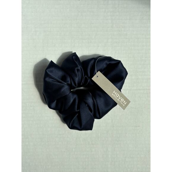HAVEN WELL WITHIN WOMENS WASHABLE SILK HAIR SCRUNCHIE NAVY MSRP $20.00 ponytail - Picture 2 of 16